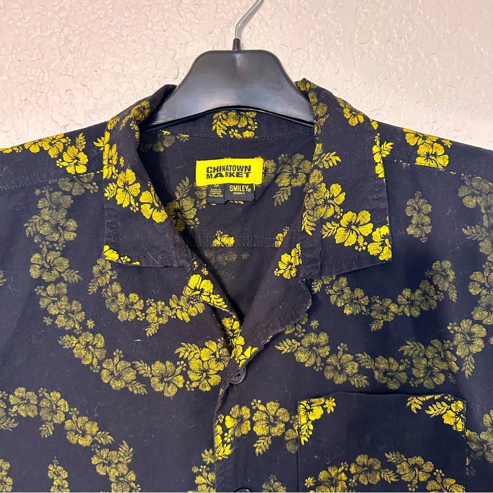 ☀️ Chinatown Market Smiley Floral Shirt - Picture 3 of 8